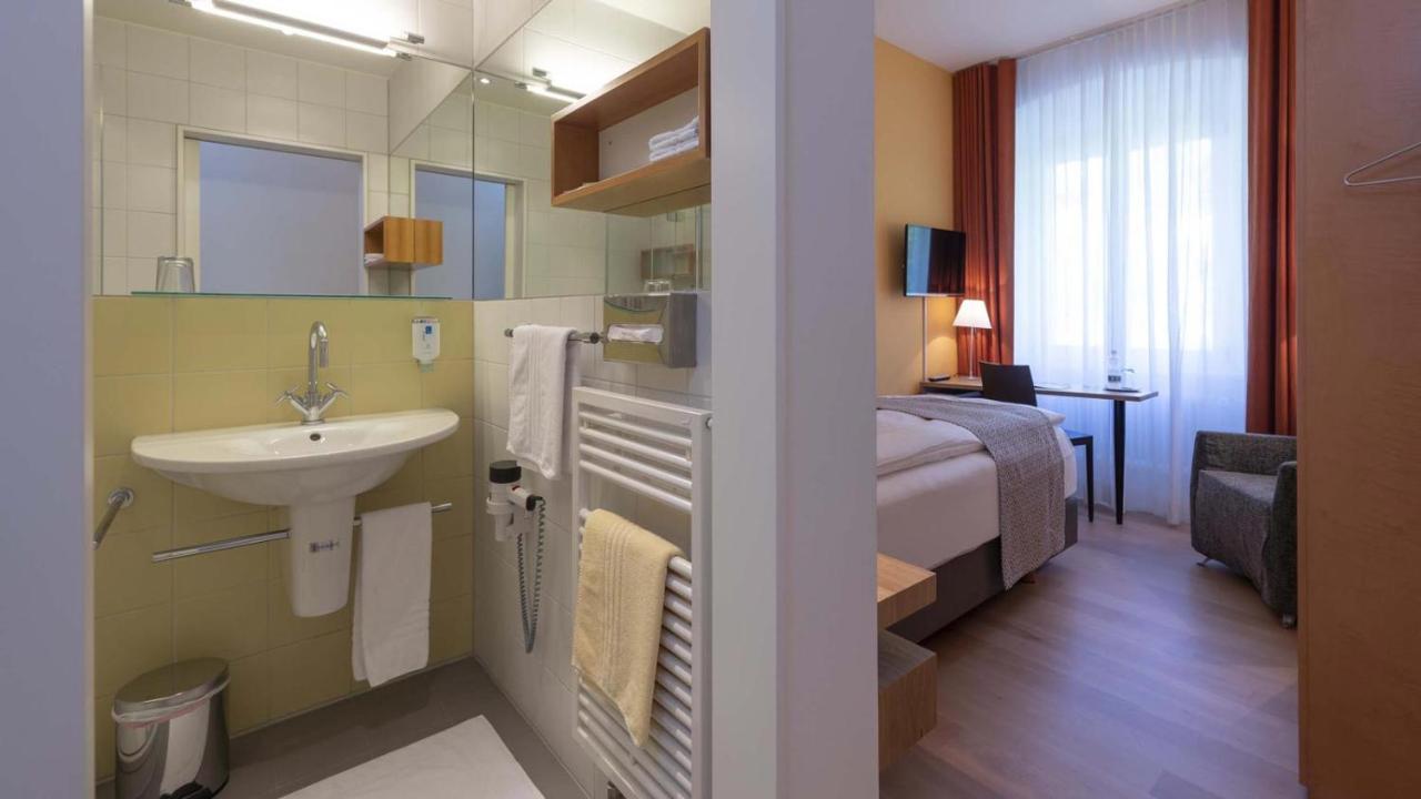 Hotel Fravi Andeer Bagian luar foto