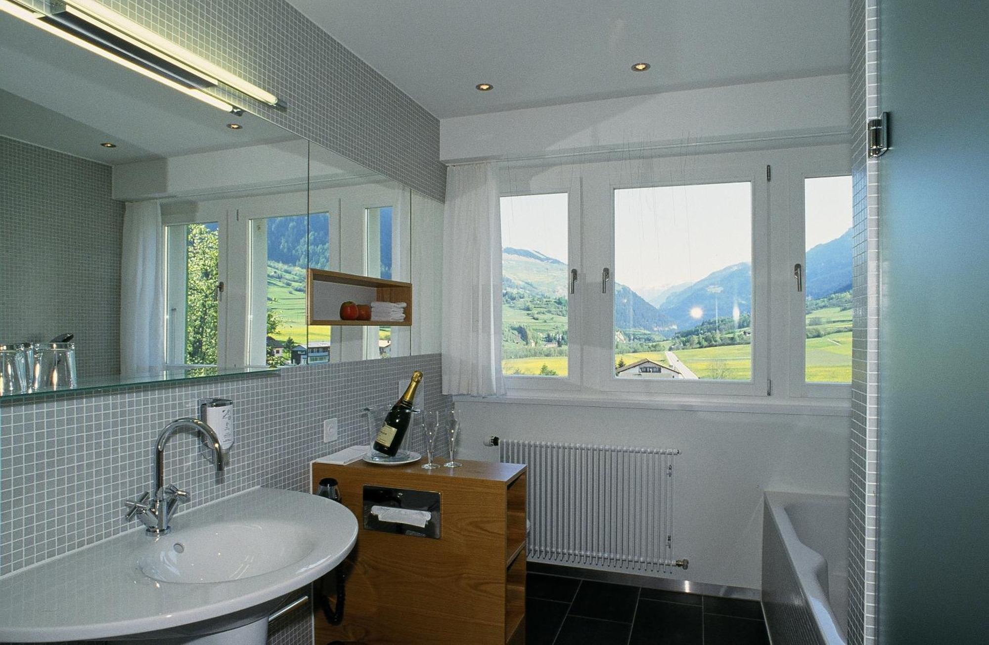 Hotel Fravi Andeer Bagian luar foto